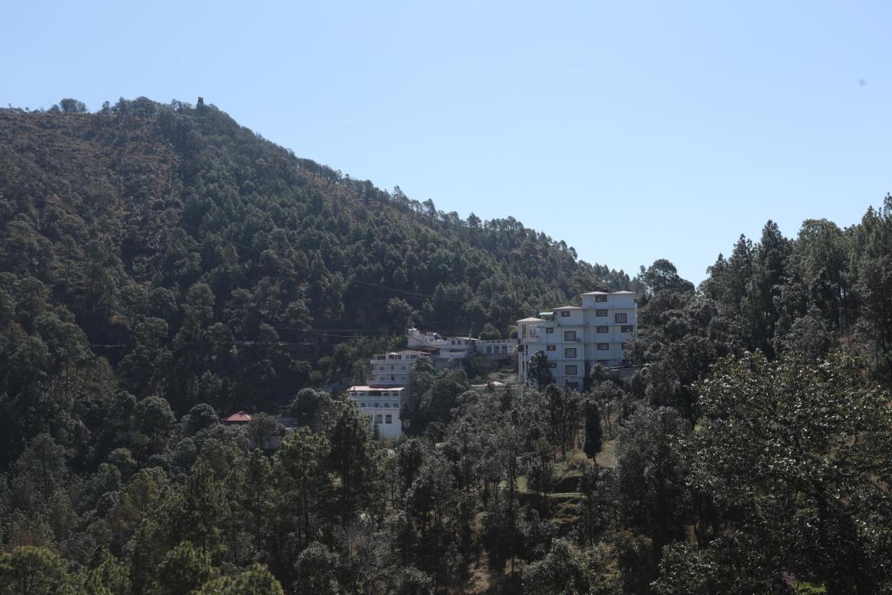 Tehri Club And Resort Chamba  Exteriör bild
